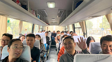超碰四区環保“燃激情 · 追夢，聚人心 · 共贏 ”團建活動圓滿舉行